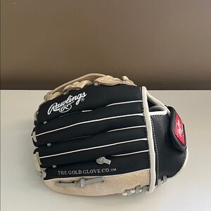 Rawlings Black and Tan Baseball Glove